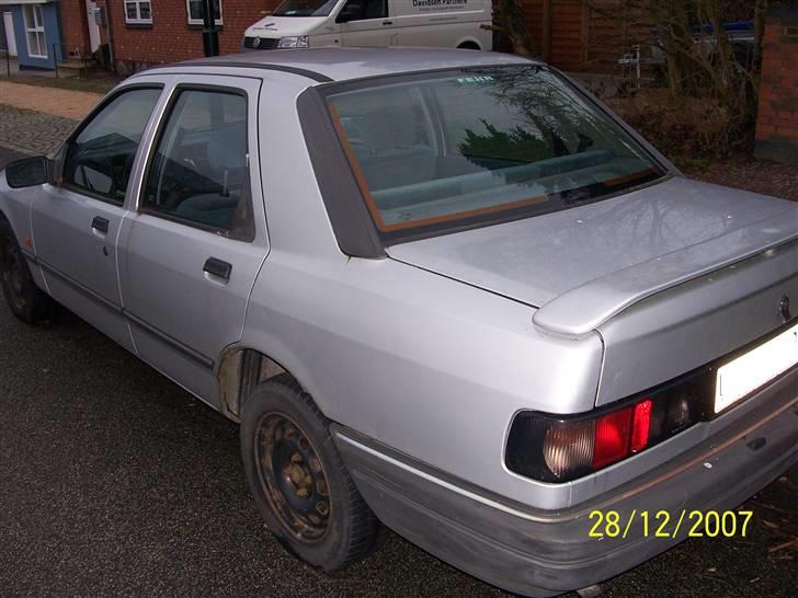 Ford sierra 2.0i cl skrottet billede 4