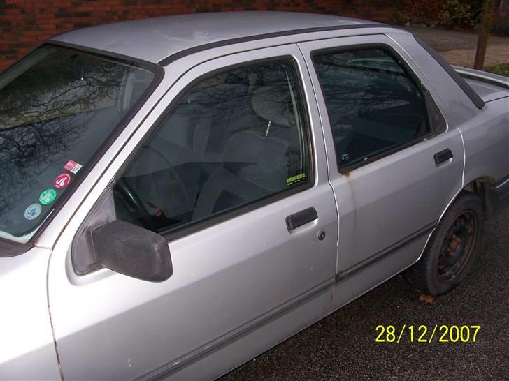 Ford sierra 2.0i cl skrottet billede 5