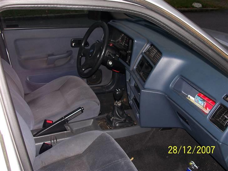 Ford sierra 2.0i cl skrottet billede 7