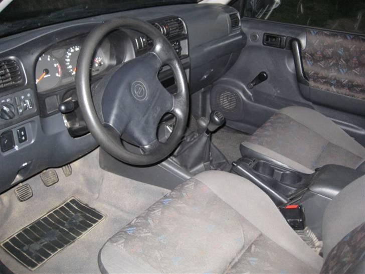 Opel Frontera 4x4 Sport - Kabinen og hvor piloten sidder. billede 16