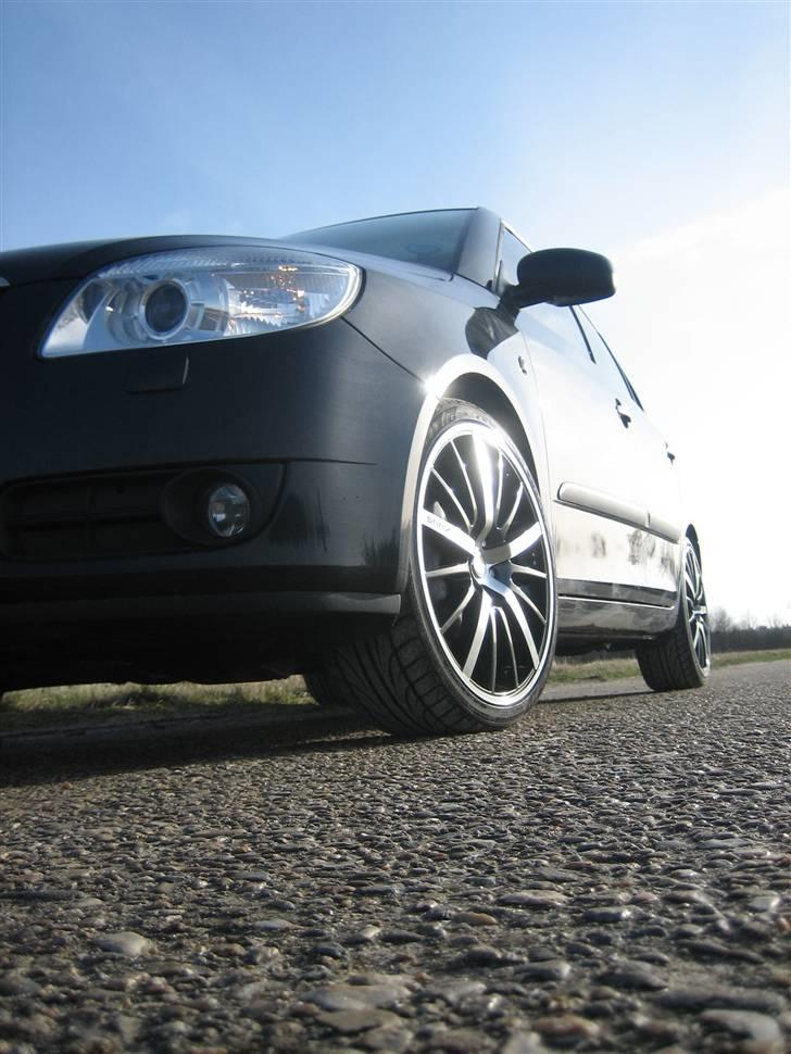 Skoda Fabia 2  Sport *Solgt* - Monteret med 18" Avus M01 Graphite fælge billede 6