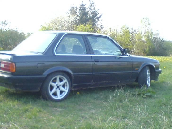 BMW E30 320i  ( solgt ) billede 12