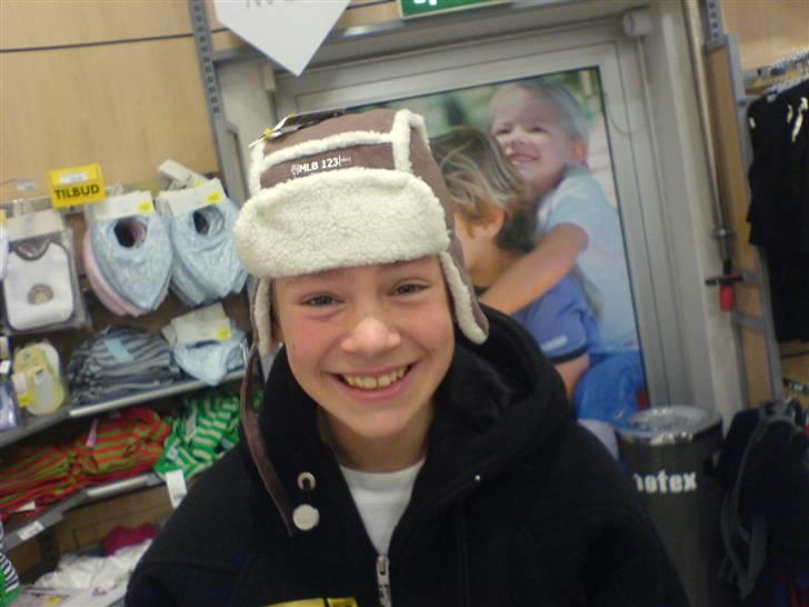 VW 1303 projekt *solgt* - konens lillebror Anders flot klædt i babyhat fra føtex=) billede 16