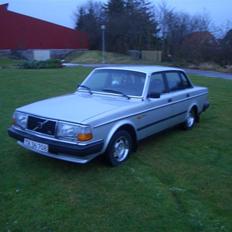 Volvo 244 (SOLGT)