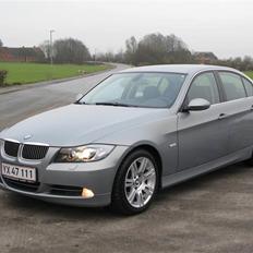 BMW 330i aut E90