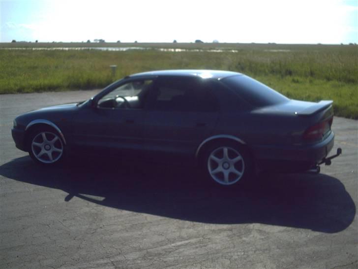 Mitsubishi Galant (TOTALSKADET) billede 2