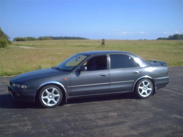 Mitsubishi Galant (TOTALSKADET) billede 3