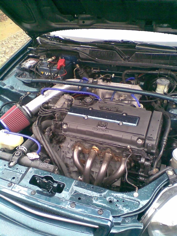 Honda Civic VTi Vtec (SOLGT) - Det er så min lille VTi motor, der siger -- Bruum Bruum :P  billede 16