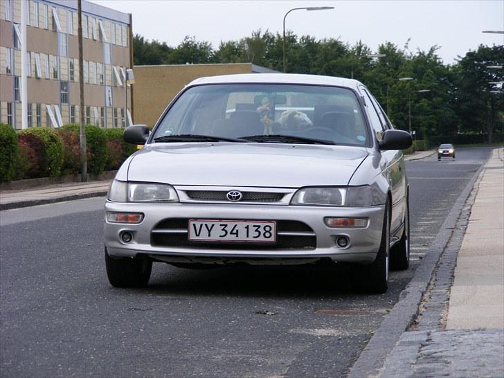 Toyota Corolla 1.3 xli 16v turbo - Forkofanger med tågelygter. sad ikke på da jeg købte bilen. billede 1