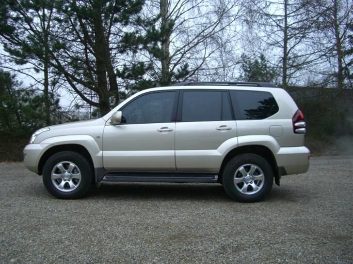 Toyota LandCruiser 120 billede 1