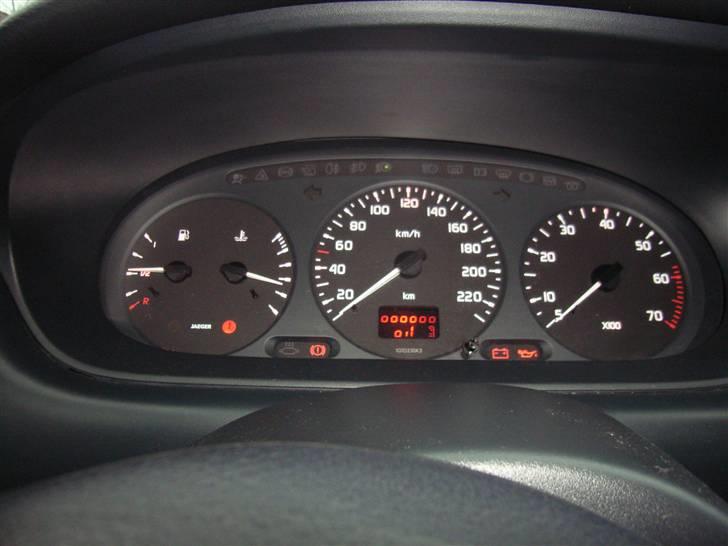 Renault Megane RN 5d SOLGT! - man kan ikke se det nu. men alle belysningspærer er udskiftet med røde dioder billede 11