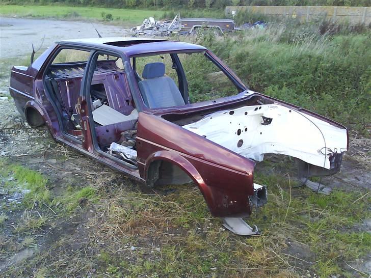 VW JETTA VR6 TURBO - Ja... det er så resterne af bilen. Alt er solgt... billede 20