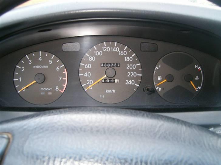 Toyota Carina E SLI STW "DØD" billede 6