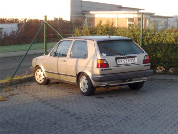 VW Golf 2 1.6 1983  *SOLGT*  billede 1