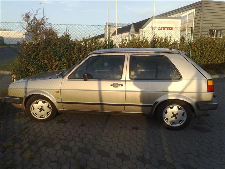VW Golf 2 1.6 1983  *SOLGT*  billede 2