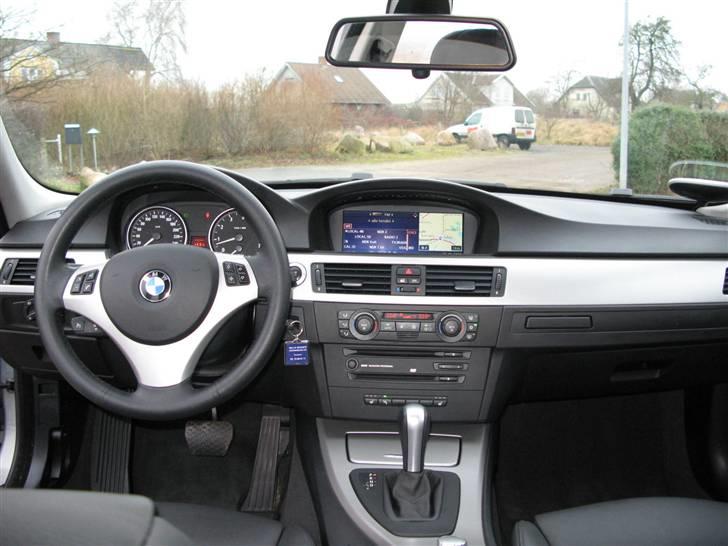 BMW 330i aut E90 billede 14