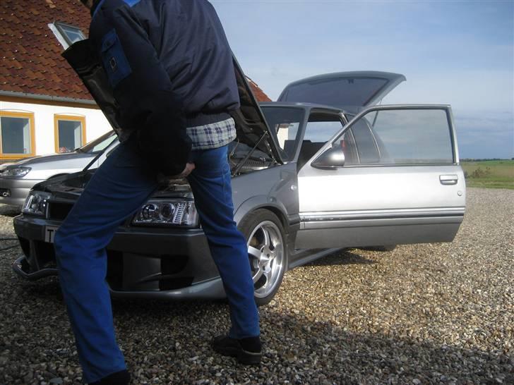 Peugeot 205 1.9 GTI - HAHA Her får vognen lige RØV af min far billede 18