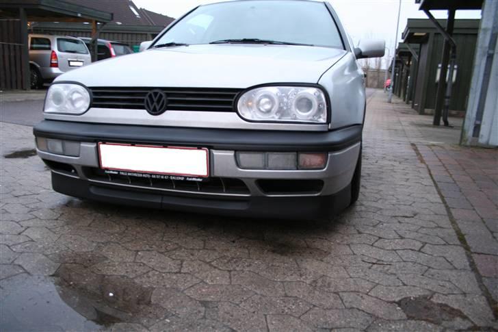 VW Golf 3 - Ja den er beskidt men jeg vil ikke vaske den når det er frostvejr. Det er det nyeste billede billede 1
