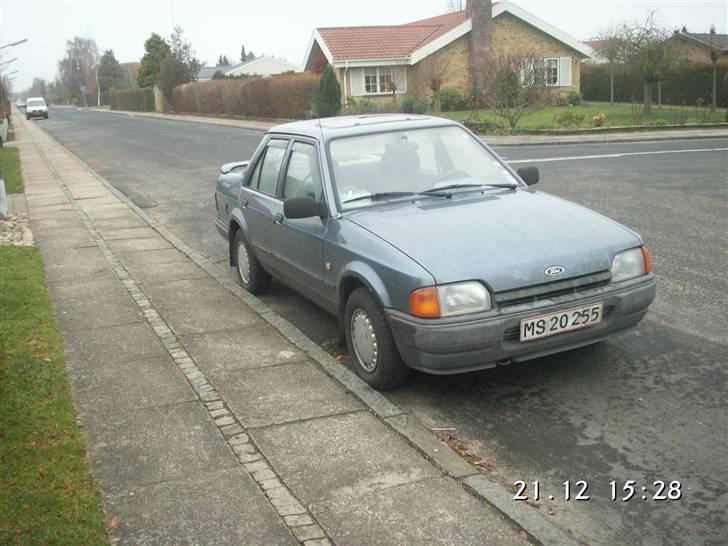 Ford Orion   x'en billede 2