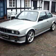 BMW 320 i 