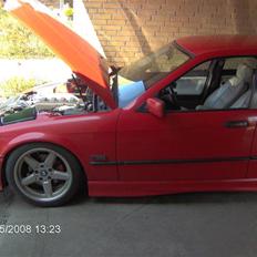 BMW E36 325i "totalskadet"