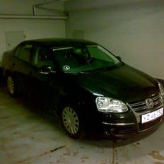 VW Jetta MK5 "Solgt"