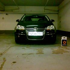 VW Jetta MK5 "Solgt"