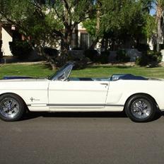 Ford Mustang Convertible