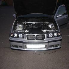 BMW 325i vanos solgt