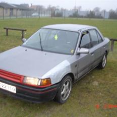 Mazda 323