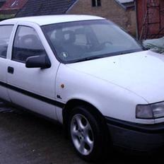 Opel Vectra 1,6 NZ SOLGT