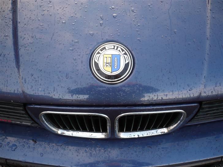BMW alpina b10 3,5 - den kunne godt trænge til et nyt emblem da det er noget falmet billede 13