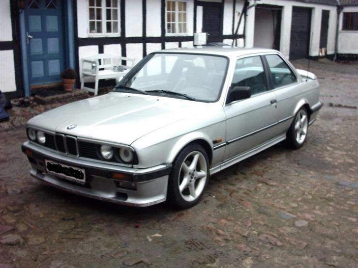 BMW 320 i  billede 1