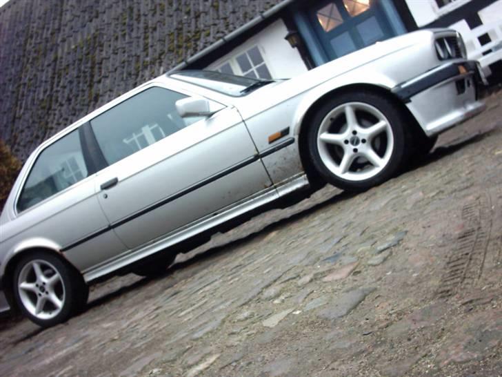 BMW 320 i  billede 16