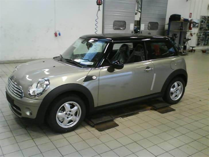 Mini Cooper D solgt - Sådan så bilen ud da den kom fra fabrikken... billede 2