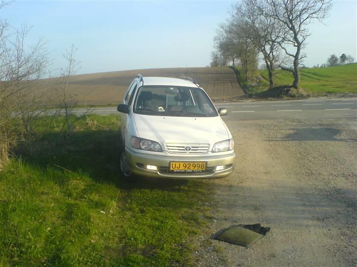 Toyota sportsvan billede 1