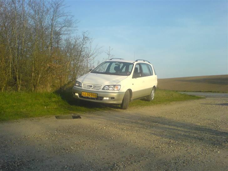 Toyota sportsvan billede 2
