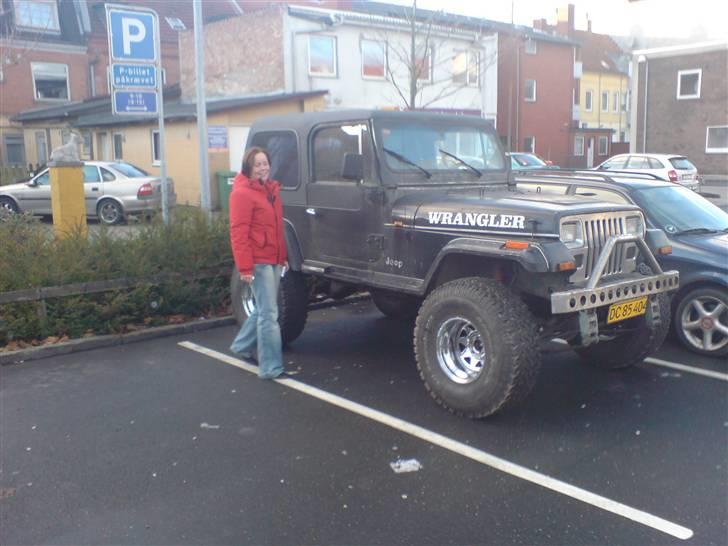 Jeep wrangler - louise og bilen  billede 2