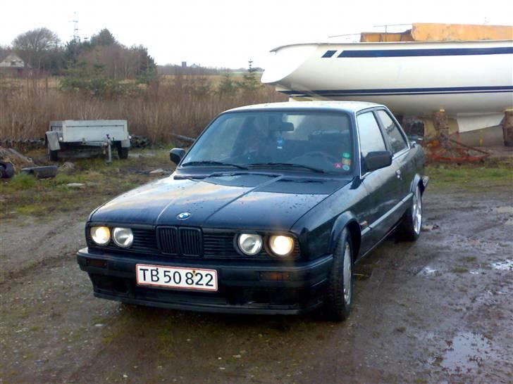 BMW 318i e30 billede 1