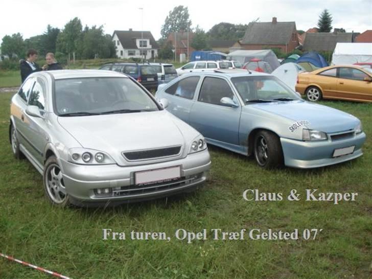 Opel Kadett E Gsi 2.0 16v - Vennerne afsted til Opeltræf Fyn....... Hehe.. Sjovt nok selvom vejret ikk var så godt igen....! billede 11