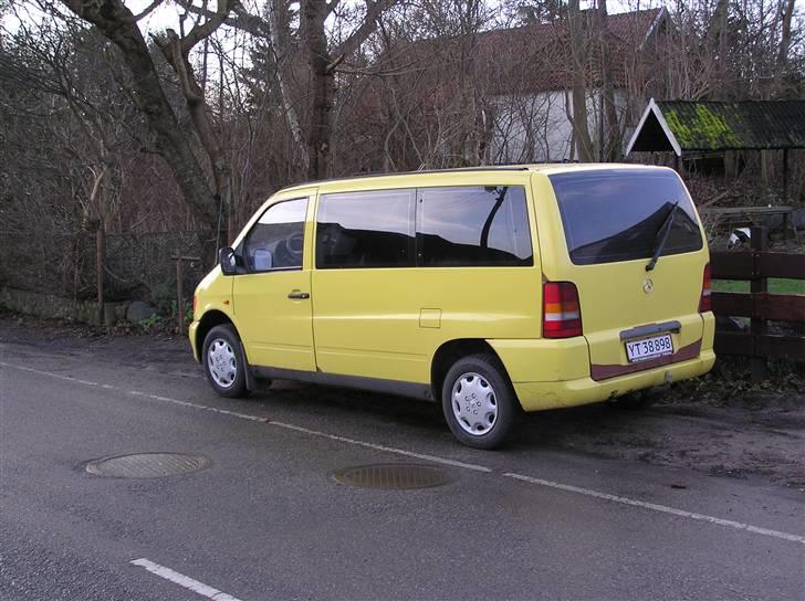 Mercedes Benz Vito 110 D - Her set fra venster bag billede 1