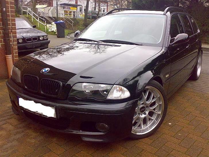 BMW E46 330D Touring SOLGT billede 1