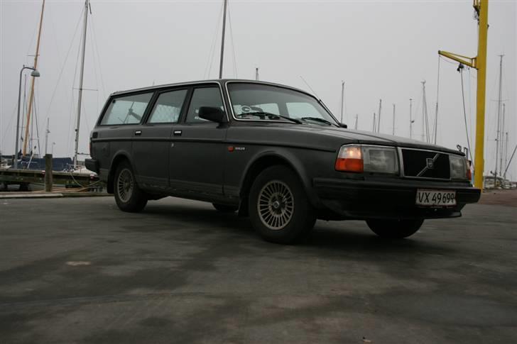 Volvo 240 DL HGV *Solgt* - På havnen II billede 3