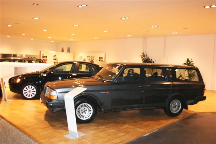 Volvo 240 DL HGV *Solgt* - Mon ikke en 245 stadig ville kunne gøre sig hos forhandleren? billede 8