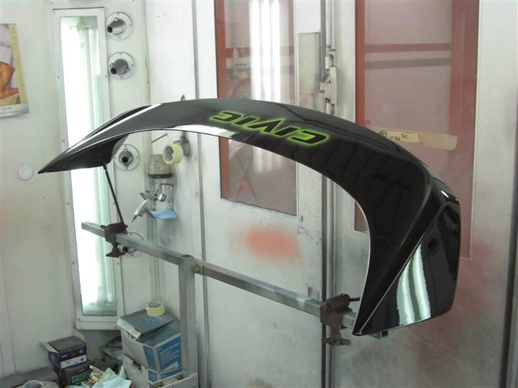 Honda Civic 1.8 Sport - Type-R vinge færdig malet, med lidt airbrush =) billede 11