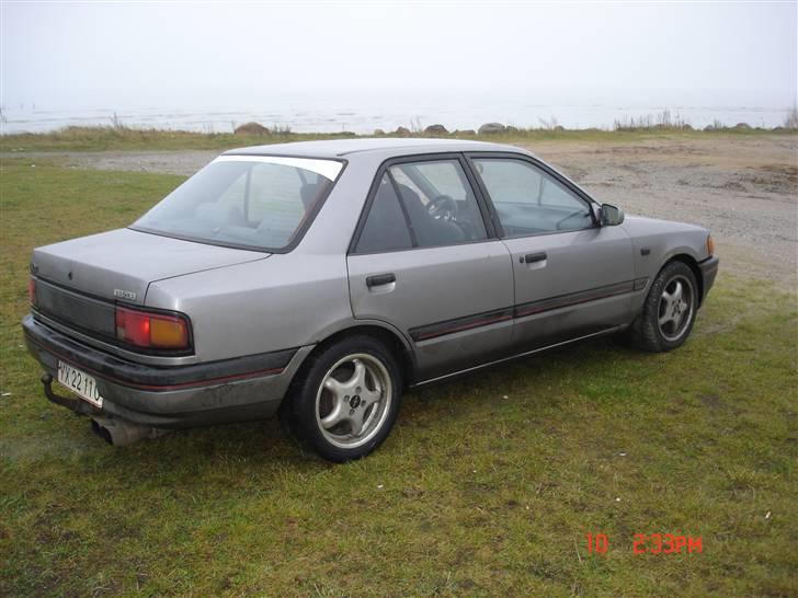 Mazda 323 billede 2