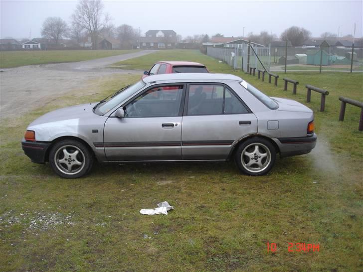 Mazda 323 billede 4