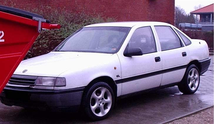 Opel Vectra 1,6 NZ SOLGT billede 2