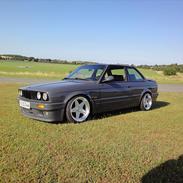 BMW e30 