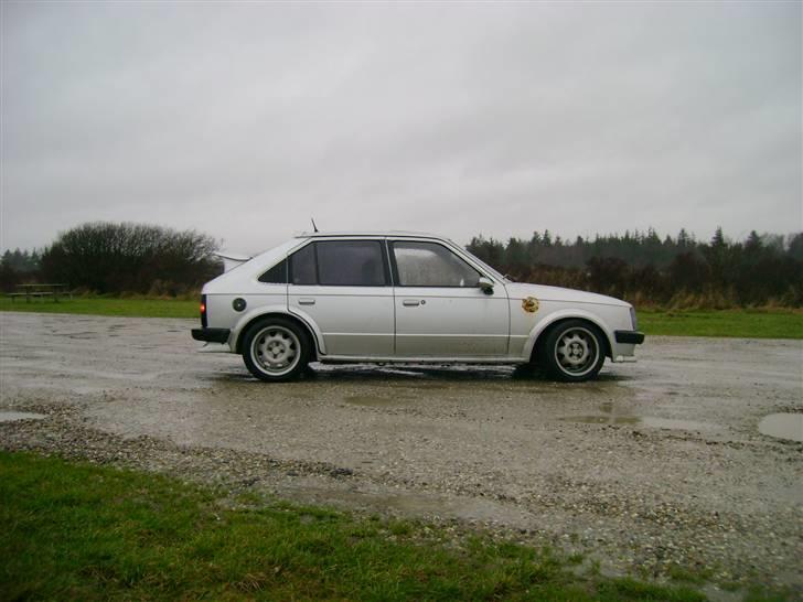 Opel Kadett D GTE - Der er rust omkring blinket desværre..  billede 4